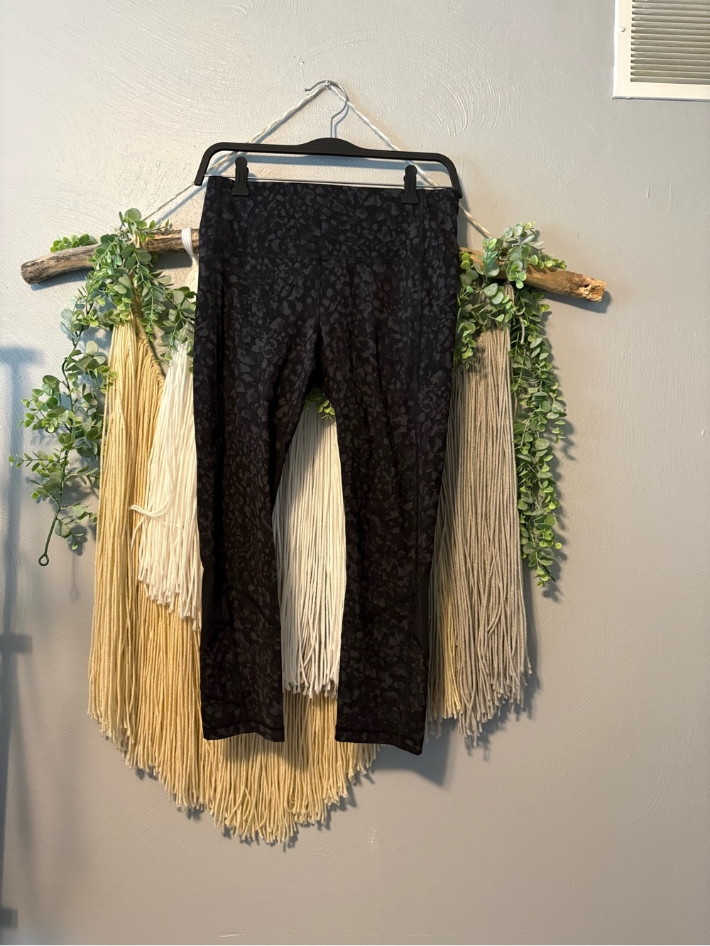 Lululemon Black Leopard Print Pattern Leggings with pockets!